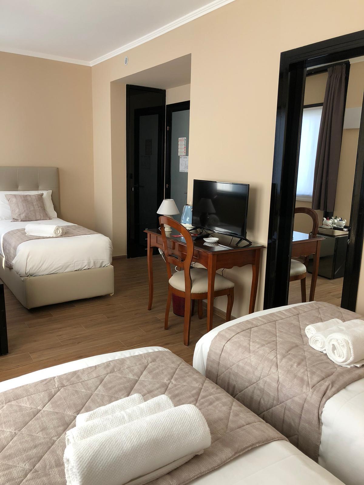 Hotel Valentino Du Parc Turin Phòng bức ảnh
